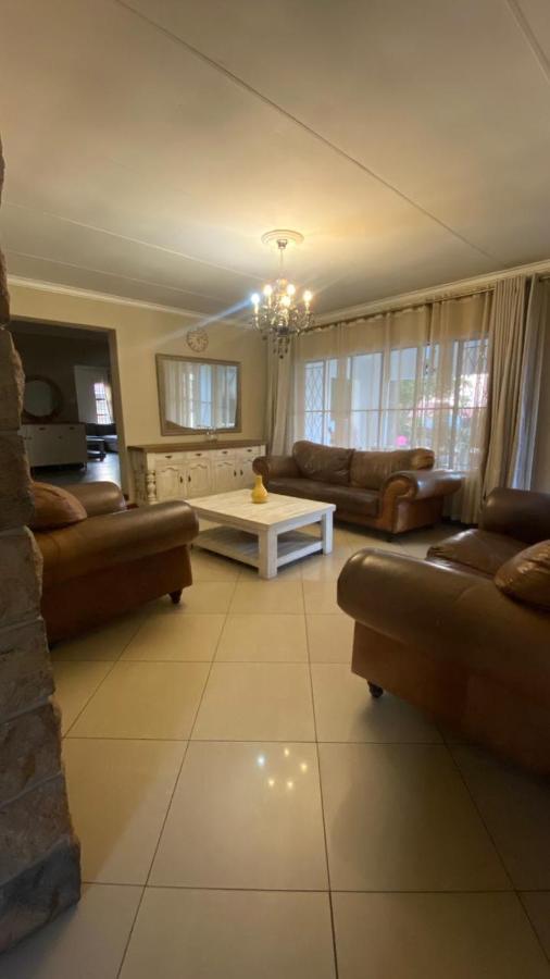 Entire 4 Bedroom House In Midrand, Johannesburg Randjesfontein Bagian luar foto