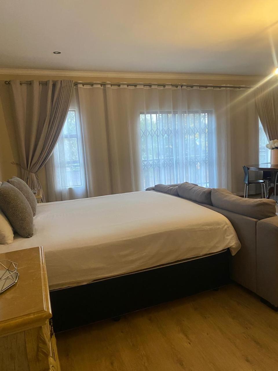 Entire 4 Bedroom House In Midrand, Johannesburg Randjesfontein Bagian luar foto